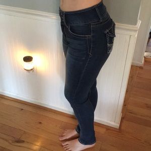 ‘bemore’ jeans... 11/12